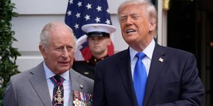 O βασιλιάς Κάρολος με τον Ντόναλντ Τραμπ