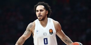 Ο Σέιν Λάρκιν με την φανέλα της Εφές