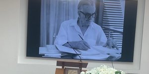 Στο Αποτεφρωτήριο Ριτσώνας το τελευταίο αντίο στον Στέφανο Ληναίο