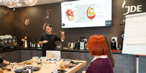 Σεμινάριο καφέ στο Coffee Masters Campus του L’OR από τον Coffee Expert και Authorized SCA Trainer της JDE Peet’s