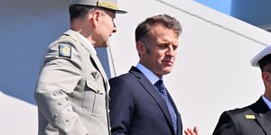 Ο Μακρόν επάνω στη φρεγάτα Κίμων