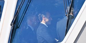 Εμανουελ Μακρον στη φρεγάτα Κίμωνας