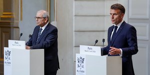 Ο Γάλλος πρόεδρος Εμανουέλ Μακρόν σε συνέντευξη Τύπου με τον πρωθυπουργό του Λιβάνου, Ναουάφ Σαλάμ