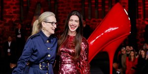 Μέριλ Στριπ και Αν Χάθαγουεϊ/Φωτογραφία: Victor Chavez/Shutterstock Editorial