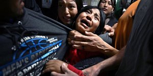 φωτογραφια μεταναστες κλαμα 