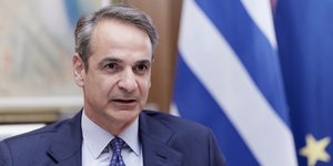 Prime Minister Kyriakos Mitsotakis gives an interview to CNN and Christiane Amanpour. (DIMITRIS PAPAMITSOS/PRIME MINISTER'S PRESS OFFICE/EUROKINISSI)
