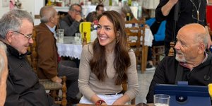 Δόμνα Μιχαηλίδου στα ΚΑΠΗ Πειραιά