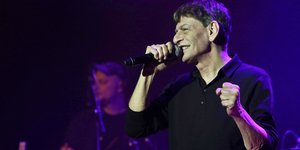 Ο τραγουδιστής Μιχάλης Ρακιντζής