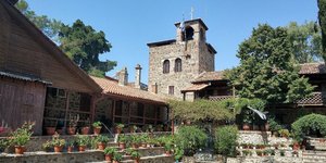 Η Μονή του Ταξιάρχη στο Μανταμάδο 