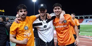 Τα αδέλφια Κωστούλα με τον Ανδρούτσο