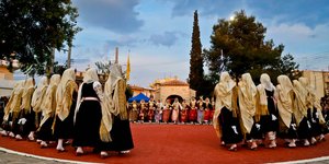 Ο χορός της Τράτας, Μέγαρα