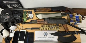 Ο βαρύς οπλισμός που εντοπίστηκε σε έρευνες στο Αίγιο