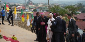 Στο Καμερούν ο πάπας