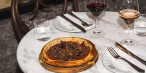 Κάτι αλλάζει στη Βεντήρη: Ο μικρός δρόμος πίσω από το πρώην Χίλτον γεμίζει εστιατόρια -Οι νέες αφίξεις