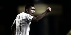 Ο Πινέδα πανηγυρίζει με την φανέλα της ΑΕΚ / Φωτογραφία: Αντώνης Νικολόπουλος / Eurokinissi