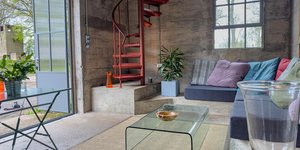 Ζευγάρι ξόδεψε £60.000 μετατρέποντας εγκαταλελειμμένο πύργο νερού της δεκαετίας του ’30 σε πολυτελές Airbnb