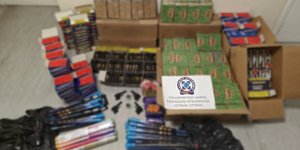 Κατασχέθηκαν χιλιάδες βεγγαλικά στη Δυτική Αττική