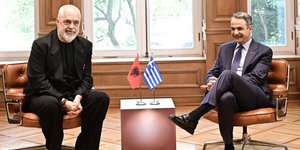 Συνάντηση Μητσοτάκη-Ράμα στο Μαξίμου