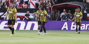 Απογοητευμένοι οι παίκτες της ΑΕΚ