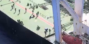 Oι ΗΠΑ έκαναν ρεσάλτο σε δεξαμενόπλοιο στον Ινδικό Ωκεανό