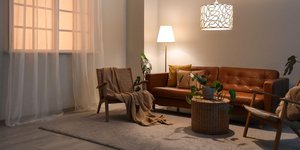 Ξεχάστε το κλασικό τραπεζάκι: Η επιλογή που απογειώνει το σαλόνι