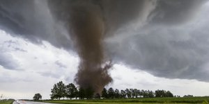 Ένας επιστήμονας περιγράφει το πώς βρέθηκε κατά λάθος στο εσωτερικό ενός τέτοιου φαινομένου / SHUTTERSTOCK