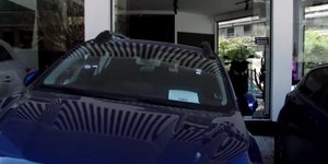 Σφαίρες σε τζαμι ΙΧ 