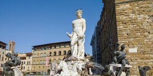 Το ιστορικό σιντριβάνι του Ποσειδώνα στην Πιάτσα ντέλα Σινιορία της Φλωρεντίας - Shutterstock