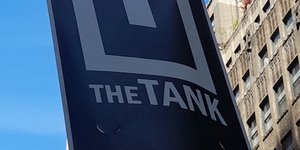σημαια Μανχάταν THE TANK