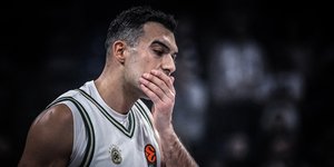 Ο Κώστας Σλούκας στο παιχνίδι απέναντι στην Παρτιζάν 