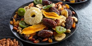 Αποξηραμένα φρούτα και ξηροί καρποί, ένα υγιεινό σνακ για το βράδυ