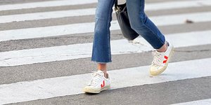 Γιατί δεν καταφέρνετε να είστε κομψές με sneakers;