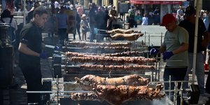 Σούβλες στο Μοναστηράκι 