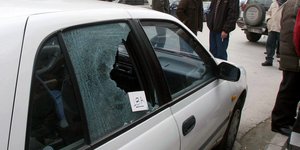 Σπασμένο παράθυρο αυτοκινήτου