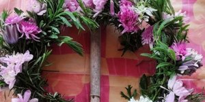 Στεφάνι με λουλούδια 