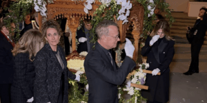 Ο Τομ Χανκς κουβαλά τον επιτάφιο