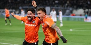 Οι παίκτες του ΟΦΗ πανηγυρίζουν στον τελικό του Κυπέλλου Ελλάδος