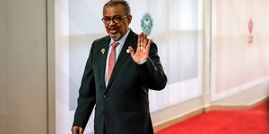 O επικεφαλής του ΠΟΥ, Τέντρος Αντανόμ Γκεμπρεγέσους