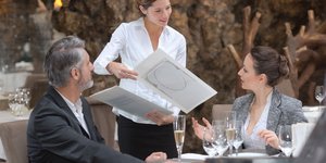 Σύμφωνα με οκτώ σεφ, υπάρχει μία ημέρα που συγκεντρώνει τις περισσότερες πιθανότητες για μια ολοκληρωμένη γαστρονομική εμπειρία / SHUTTERSTOCK