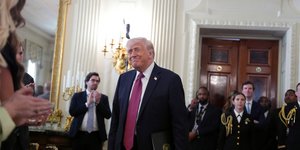 Ο Ντόναλντ Τραμπ χαμογελαστός