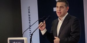 Ο Αλέξης Τσίπρας στην παρουσίαση του βιβλίου του