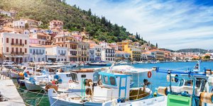 γυθειο λιμανι βαρκες