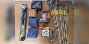 Ελευσίνα: Συνελήφθη 44χρονος στο πλαίσιο της επιχείρησης «Spark-Down» -Βρέθηκαν και κατασχέθηκαν 639 βεγγαλικά