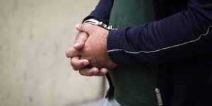 Χειροπέδες