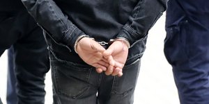 Χειροπέδες