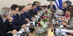 Στιγμιότυπο από τη συνεδρίαση του υπουργικού συμβουλίου στις 29 Απριλίου 2026