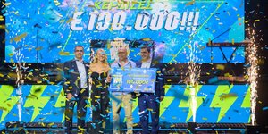 Η στιγμή που ο Φώτης Α. από την Κοζάνη κερδίζει τις 100.000 ευρώ στο event του instant Win