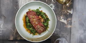 Wagyu tataki, εστιατόριο Burnt Bone/ Φωτογραφία: Instagram