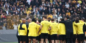 Δυναμικό παρών των φίλων της ΑΕΚ στην προπόνηση