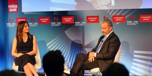 Η Νίκη Λυμπεράκη και ο Αλέξανδρος Εξάρχου στο συνέδριο του powergame και του economist στα Χανιά